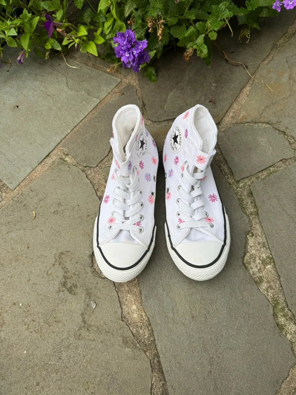 Floral embroidered Converse Youth Size 2